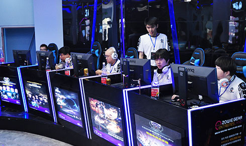 艾伦几乎没 艾伦几乎没